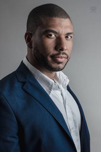 Fotografia para empresarios e empreendedores foto retratos profissionais para posicionamento de marca feitos pela fotografa e artista nayara andrade premiada internacionalmente posicionamento de imagem e branding em santos atraves da fotografia