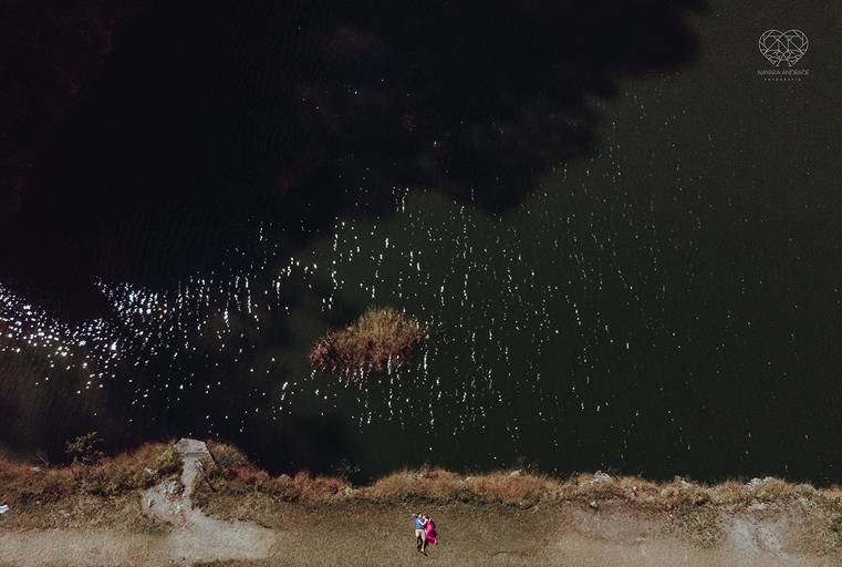 Fotografa mundialmente premiada com fotografias de casamento de impacto com arte emoçao foto de noivas e noivos diferenciado Nayara Andrade fotografia de Santos para Sao Paulo com pre wedding e destination wedding. Imagens incriveis de casamento