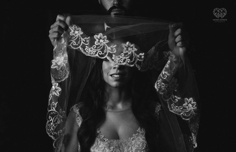 Fotografa mundialmente premiada com fotografias de casamento de impacto com arte emoçao foto de noivas e noivos diferenciado Nayara Andrade fotografia de Santos para Sao Paulo com pre wedding e destination wedding. Imagens incriveis de casamento