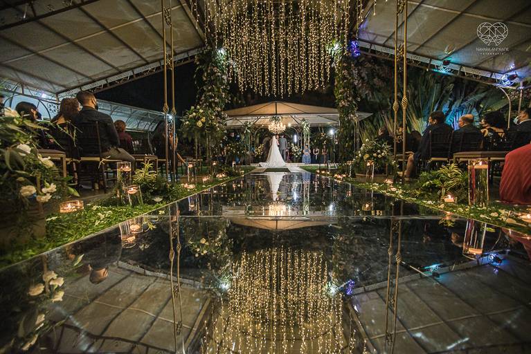 Fotografa mundialmente premiada com fotografias de casamento de impacto com arte emoçao foto de noivas e noivos diferenciado Nayara Andrade fotografia de Santos para Sao Paulo com pre wedding e destination wedding. Imagens incriveis de casamento