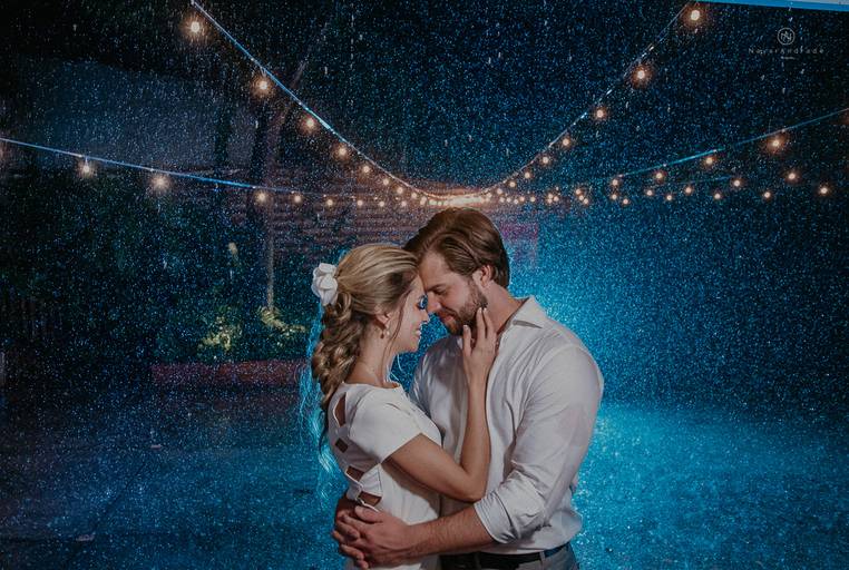 Fotografa mundialmente premiada com fotografias de casamento de impacto com arte emoçao foto de noivas e noivos diferenciado Nayara Andrade fotografia de Santos para Sao Paulo com pre wedding e destination wedding. Imagens incriveis de casamento