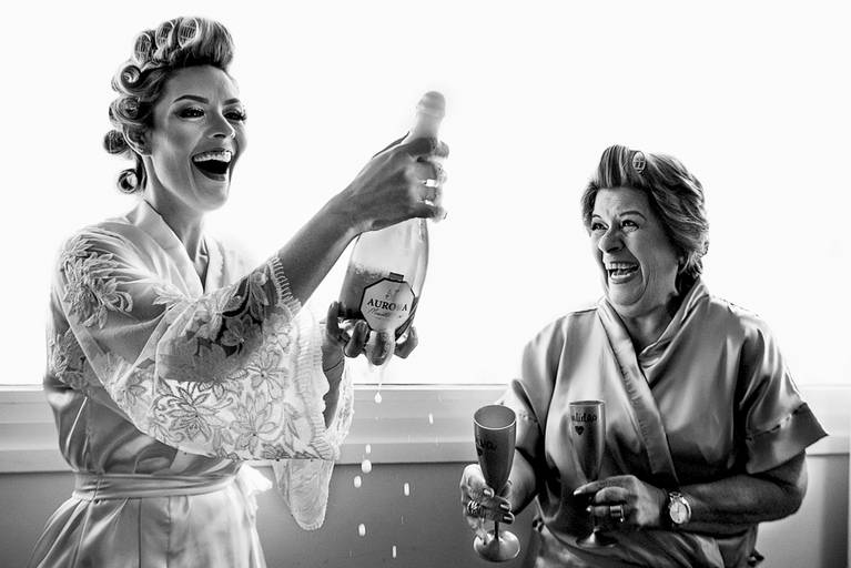 Fotografa mundialmente premiada com fotografias de casamento de impacto com arte emoçao foto de noivas e noivos diferenciado Nayara Andrade fotografia de Santos para Sao Paulo com pre wedding e destination wedding. Imagens incriveis de casamento