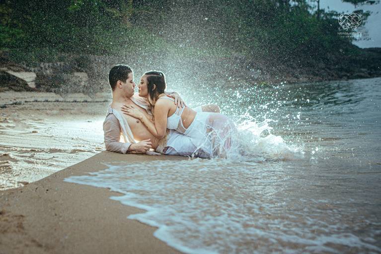 Fotografa mundialmente premiada com fotografias de casamento de impacto com arte emoçao foto de noivas e noivos diferenciado Nayara Andrade fotografia de Santos para Sao Paulo com pre wedding e destination wedding. Imagens incriveis de casamento