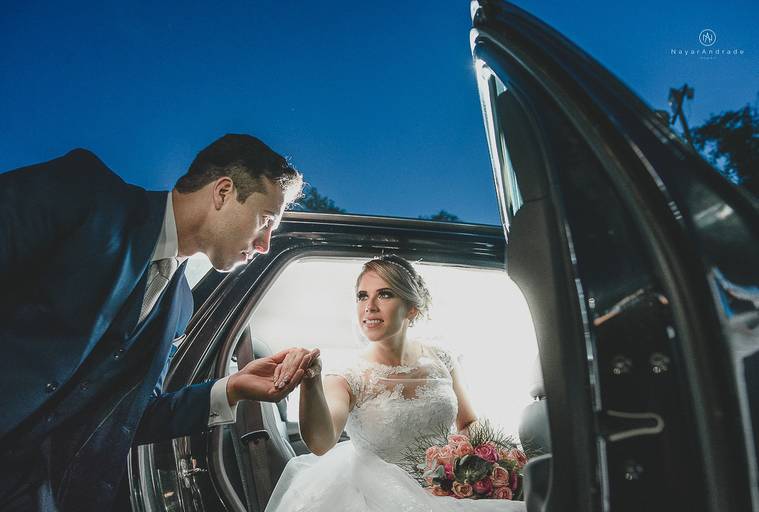 Fotografa mundialmente premiada com fotografias de casamento de impacto com arte emoçao foto de noivas e noivos diferenciado Nayara Andrade fotografia de Santos para Sao Paulo com pre wedding e destination wedding. Imagens incriveis de casamento