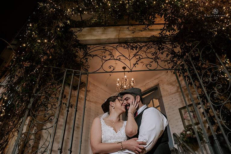 Portfolio Nayara Andrade fotografa do litoral de sao paulo com mais de 25 premios internacionais indicada ao oscar da fotografia em 2018 e premio top of mind brasil 2018 com fotos surpreendentes original e diferenciadas para cada casal