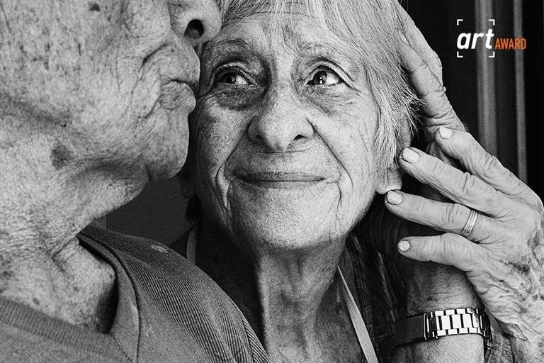 Uma das fotografas mais prmiadas do mundo Nayara Andrade é especialista em fotografia de pessoas seja retrato, casamentos, corporativos ou comemoracoes. Estilo unico com luz artistica  a fotografa de Santos Sao Paulo é destaque em territorio nacional 