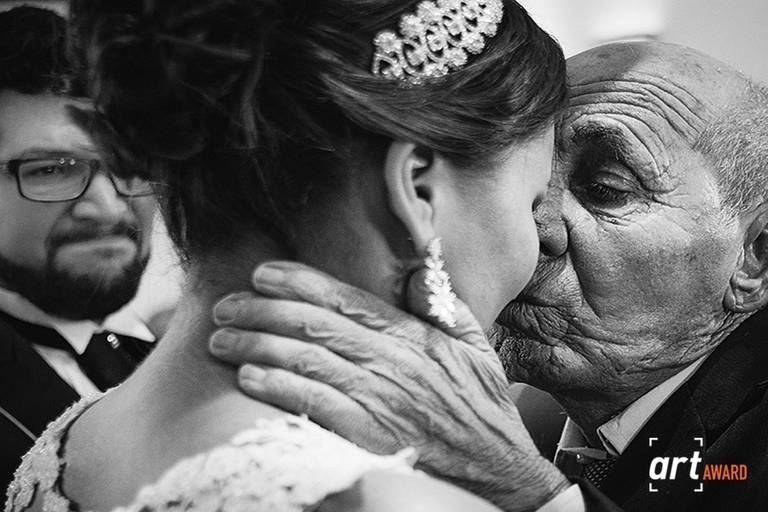 Fotografa de santos na baixada santista mais premiada da regiao com premios internacionais em fotografia de casamento. Melhor fotografa de santos com premios internacionais 