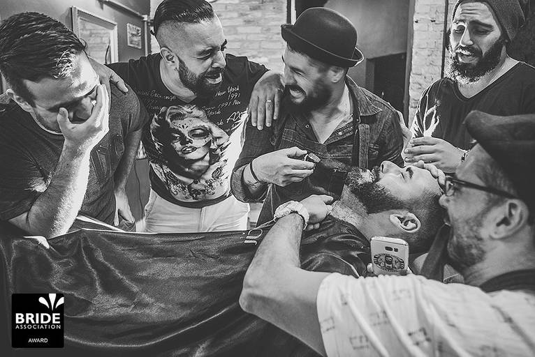 Somos reconhecidos nacional e internacionalmente por associações de fotografia de casamento. O que nos faz a empresa mais premiada da região em qualidade técnica e prestação de serviço. Nayarandrade Imagiart Fotografia criativa