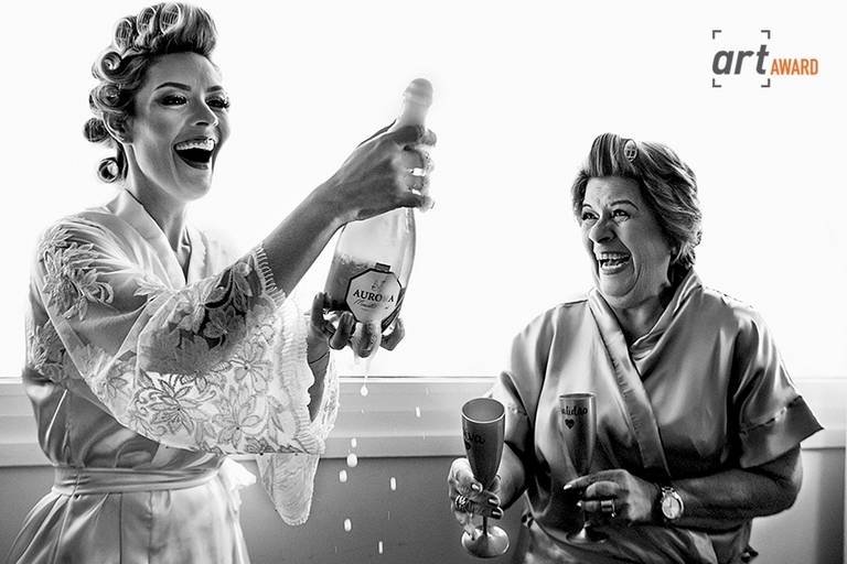 Fotografa de santos na baixada santista mais premiada da regiao com premios internacionais em fotografia de casamento. Melhor fotografa de santos com premios internacionais 