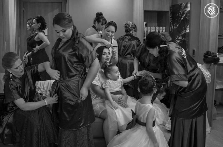 Fotografa de santos na baixada santista mais premiada da regiao com premios internacionais em fotografia de casamento. Melhor fotografa de santos com premios internacionais 