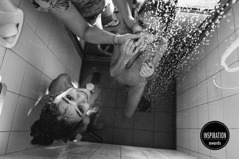 Fotografofotografa mais premiada da baixada santista santos sao vicente e praia grande com fotografias impactantes e sensiveis. Fotografa representante da região no país e no mundo.