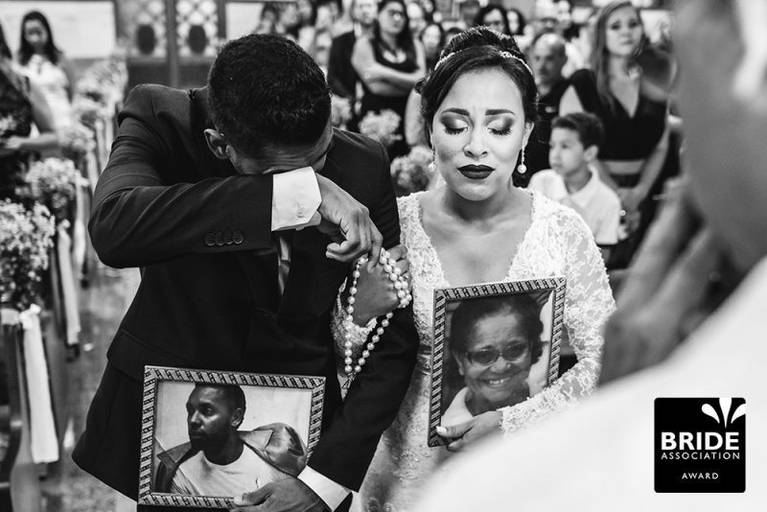 Fotografa de santos na baixada santista mais premiada da regiao com premios internacionais em fotografia de casamento. Melhor fotografa de santos com premios internacionais 