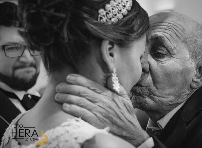 Fotografa de casamentos Nayara Andrade é a fotografa mais premiada do litoral de são paulo, entre os 10 melhores da bride e esta na lista dos 20 revelações do mundo!