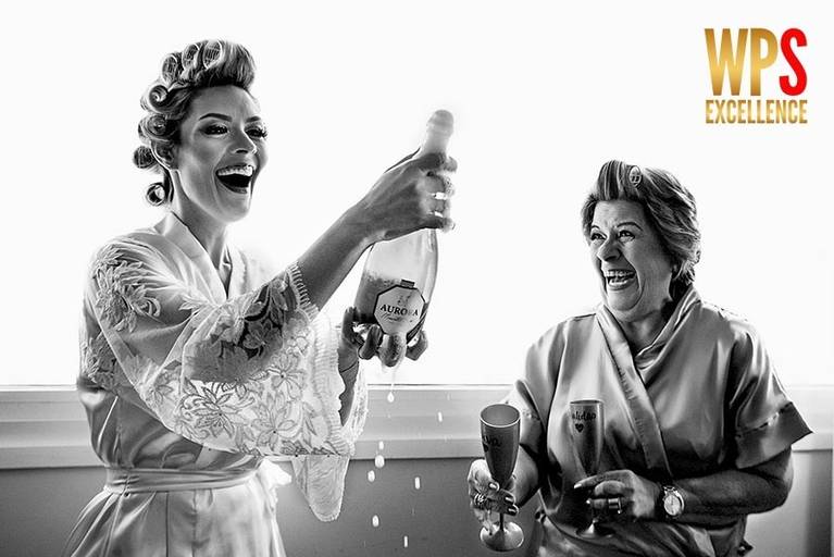 Fotografa de santos na baixada santista mais premiada da regiao com premios internacionais em fotografia de casamento. Melhor fotografa de santos com premios internacionais 