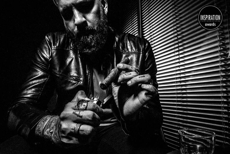 Uma das fotografas mais prmiadas do mundo Nayara Andrade é especialista em fotografia de pessoas seja retrato, casamentos, corporativos ou comemoracoes. Estilo unico com luz artistica  a fotografa de Santos Sao Paulo é destaque em territorio nacional 