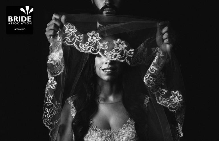 Fotografa de santos na baixada santista mais premiada da regiao com premios internacionais em fotografia de casamento. Melhor fotografa de santos com premios internacionais Uma das fotografas mais premiadas do mundo meninanay