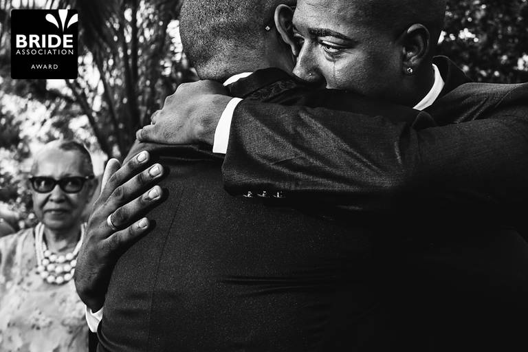 Fotografa de santos na baixada santista mais premiada da regiao com premios internacionais em fotografia de casamento. Melhor fotografa de santos com premios internacionais Uma das fotografas mais premiadas do mundo meninanay
