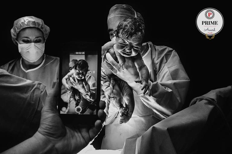 Uma das fotografas mais prmiadas do mundo Nayara Andrade é especialista em fotografia de pessoas seja retrato, casamentos, corporativos ou comemoracoes. Estilo unico com luz artistica  a fotografa de Santos Sao Paulo é destaque em territorio nacional 