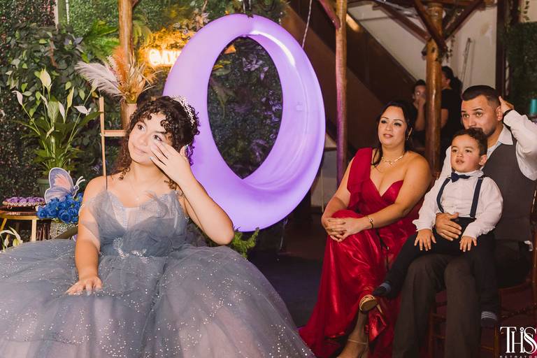 Debutante emocionada festa de 15 anos - fotografa em sbc sp