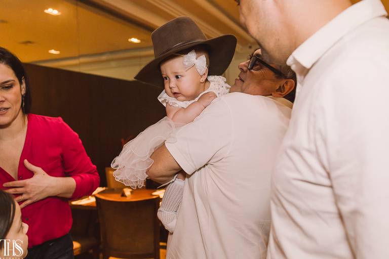 bebê com chapéu de cowboy em festa - fotograf em sbc