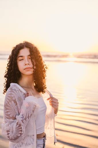 Ensaio feminino no pôr do sol