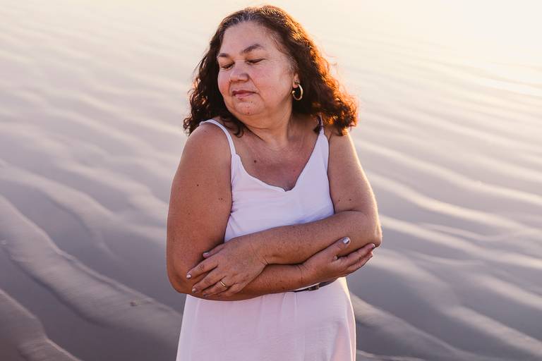 Momento de conexão consigo mesma - ensaio feminino - fotografa emsbc
