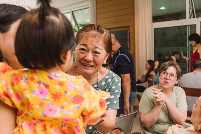 Avó se emocionando com neta - fotografa em sbc