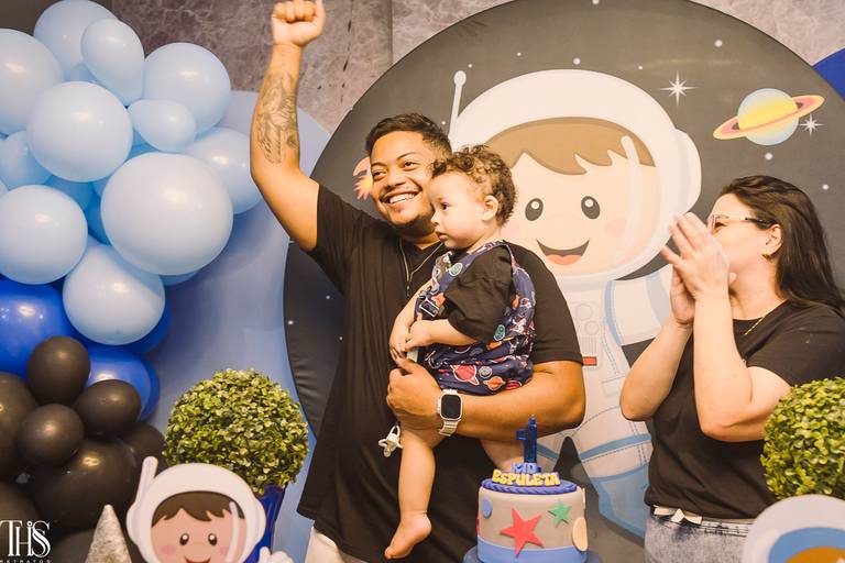 foto de pais com menino no colo - fotografa em sbc sp