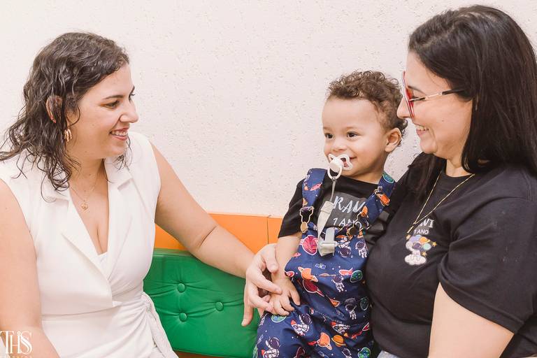 foto de menino com tias - fotografa em sbc sp
