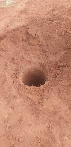 06/10/21-Furação Estacas do Muro de Arrimo