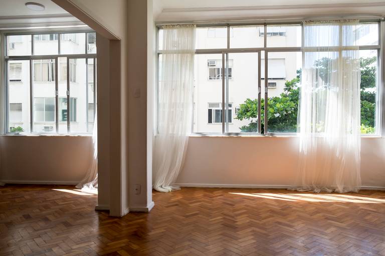 Fotografia imobiliária - interiores com luz natural. Flavia Mendes Photography