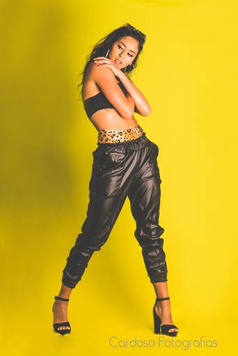 fotografia fundo amarelo