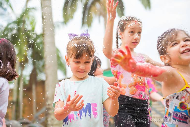 festa das cores no anversário 6 anos da Ericka em Blumenau