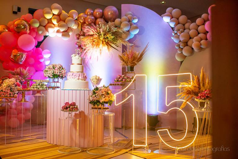 Decoração aniversário 15 anos Timbó