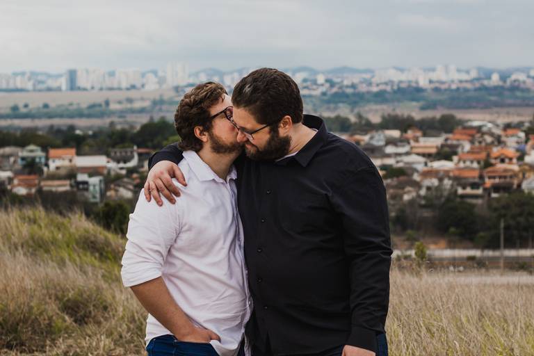 Ensaio Casal romântico, pós-casamento, em São José dos Campos, SP. Wedding pictures.