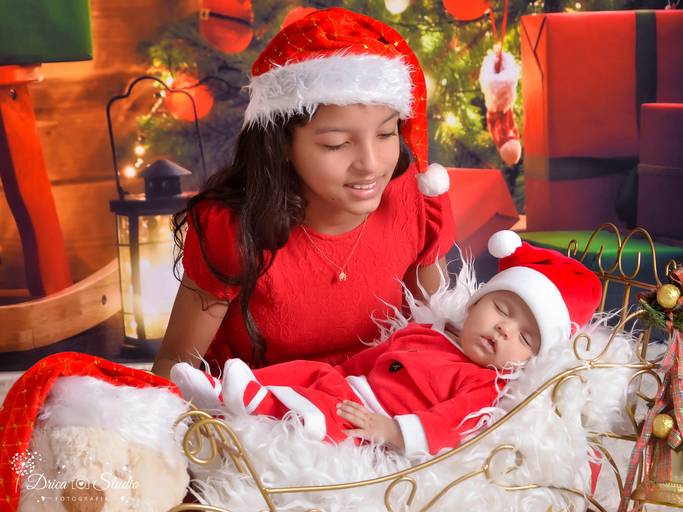Ensaio de Natal- Presente de Natal- Meu Primeiro Natal-Natal com a irmã-Fotografa de família-newborn-sessão de Natal-infantil-acompanhamento-Drica Studio fotografia-fotógrafa em Xinguara-Fotografa de bebês-Pará.