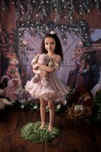 Cinthia Toledo, fotógrafa, mini sessão, pascoa, pascoa 2021, Malden-MA, fotografia infantil, cenário páscoa, ensaio fotográfico infantil, menina
