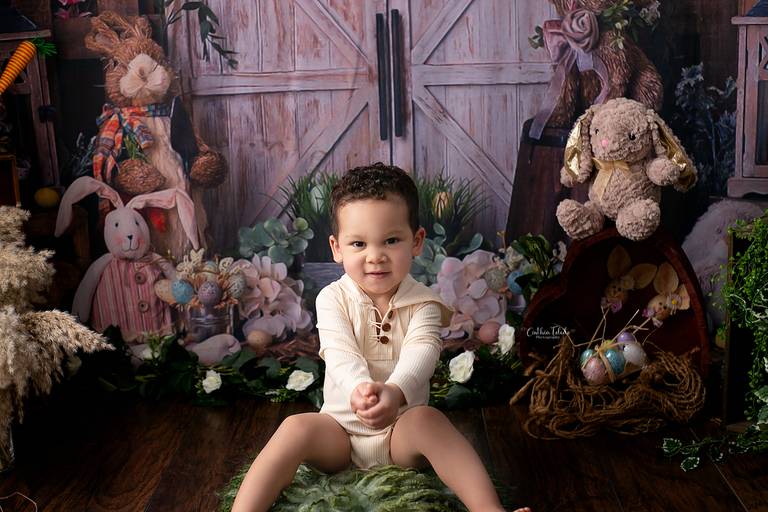 Cinthia Toledo, fotógrafa, mini sessão, pascoa, pascoa 2021, Malden-MA, fotografia infantil, cenário páscoa, ensaio fotográfico infantil, bebê, menino
