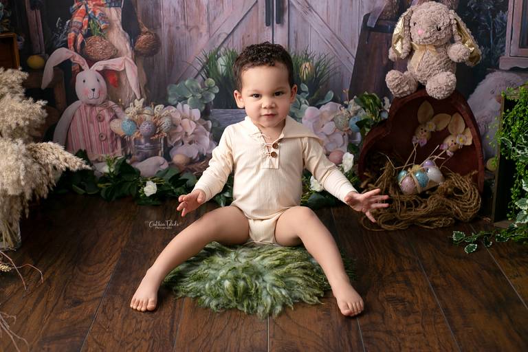 Cinthia Toledo, fotógrafa, mini sessão, pascoa, pascoa 2021, Malden-MA, fotografia infantil, cenário páscoa, ensaio fotográfico infantil, menino, bebê
