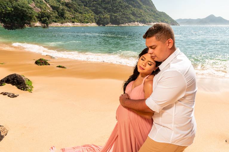 Casal no momento da gestação