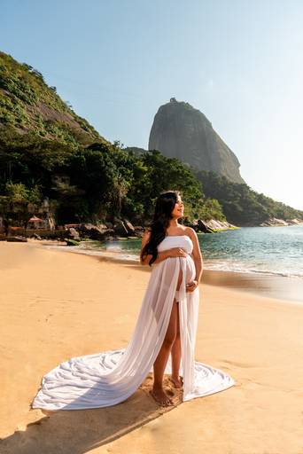 Gestante linda na praia