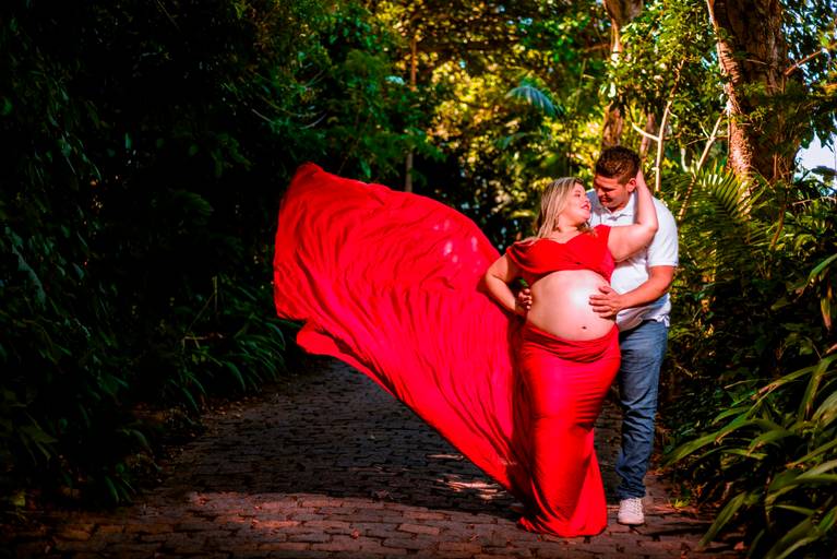 Fotografias de grávida na floresta 