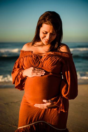 Gestante ao ar livre 