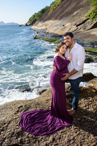 Casal no ensaio de Gestante 