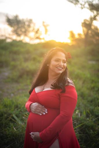 Gestante de  vestido Vermelho 