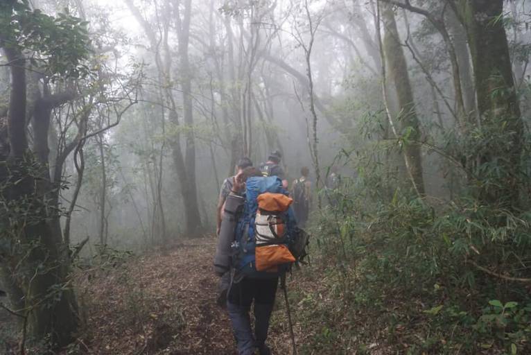 Rompendo a neblina no segundo dia