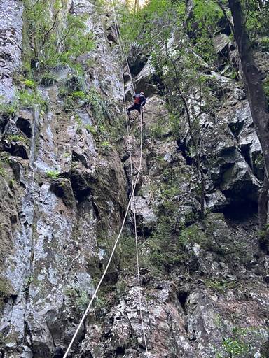 Paredão da Cascata Assis Brasil em Santa Maria - RS. 90m