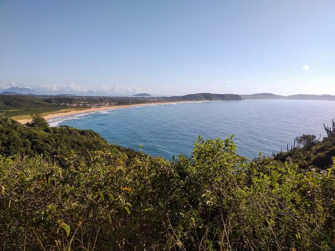 Visão lateral da praia