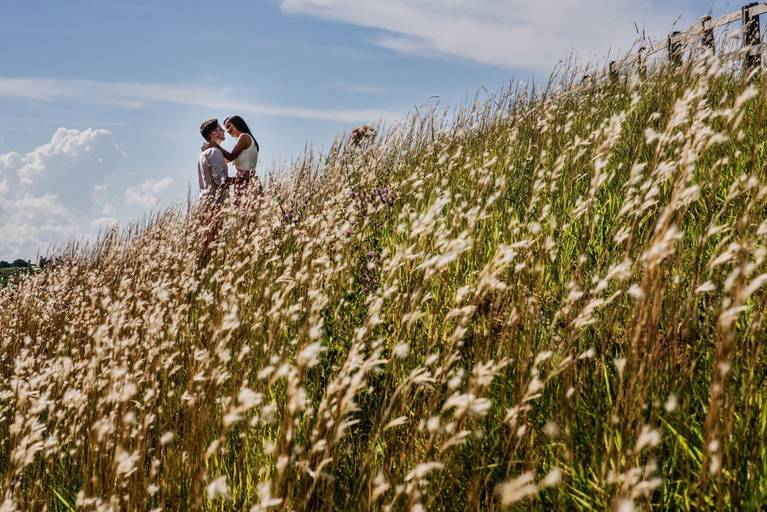 casamento-de-dia-fotógrafo-de-casamento-fotógrafo-em-Marília-Noivo-Noiva-vestido-pré-wedding-fotógrafoemmarília-aliança-casamento-fotos-bolo-zankyu-albumdecasamento-Marília-SP-FazendaUnimar