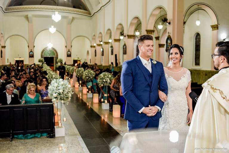 casamento-de-dia-fotógrafo-de-casamento-fotógrafo-em-Marília-Noivo-Noiva-vestido-pré-wedding-fotógrafoemmarília-aliança-casamento-fotos-bolo-zankyu-albumdecasamento-Igreja Santo Antonio-Marília-SP
